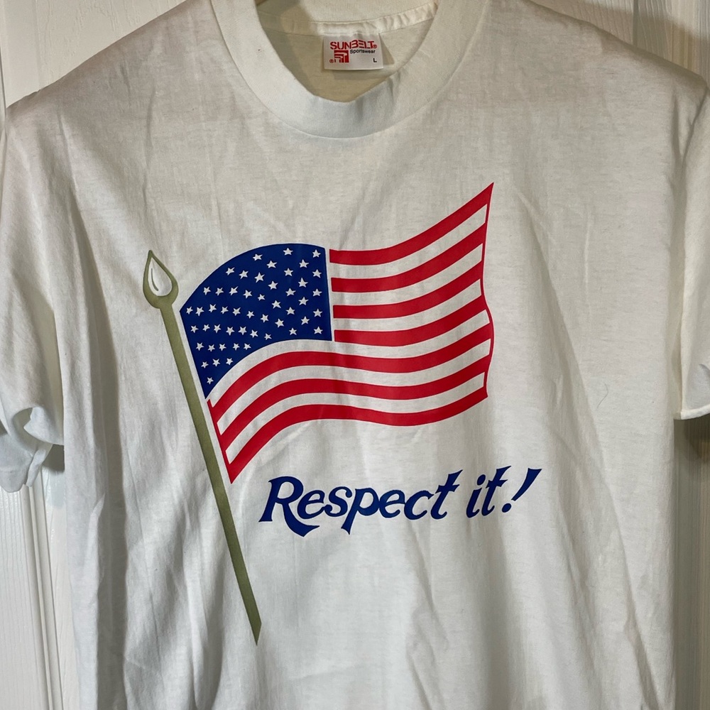 VTG Sunbelt Sportswear white ‘Respect It!’ single stitch US flag tee sz L